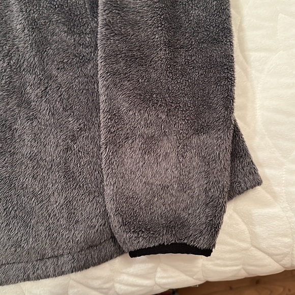 The North Face Women’s Osito Faux Fur Mock Neck Jacket Charcoal Gray Size Small - Picture 12 of 16